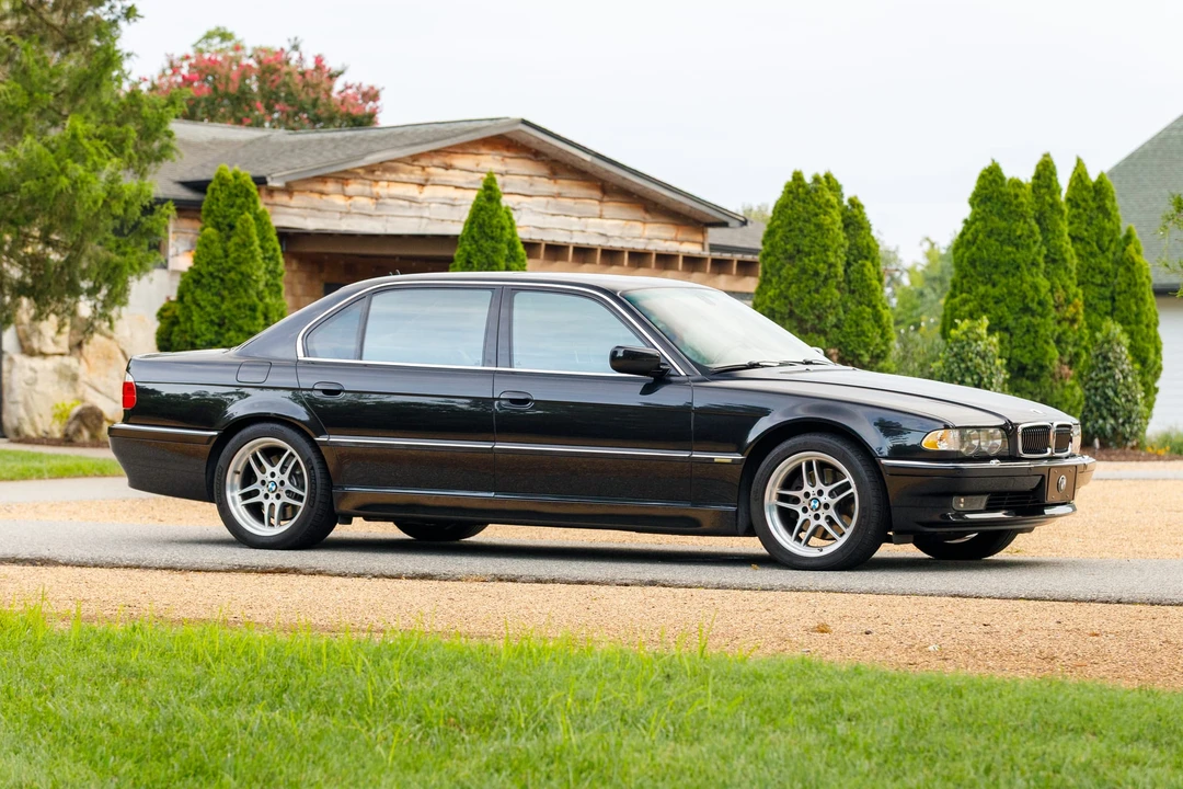 2001 BMW E38 750i & 750iL Sedan - Image 10 of 31
