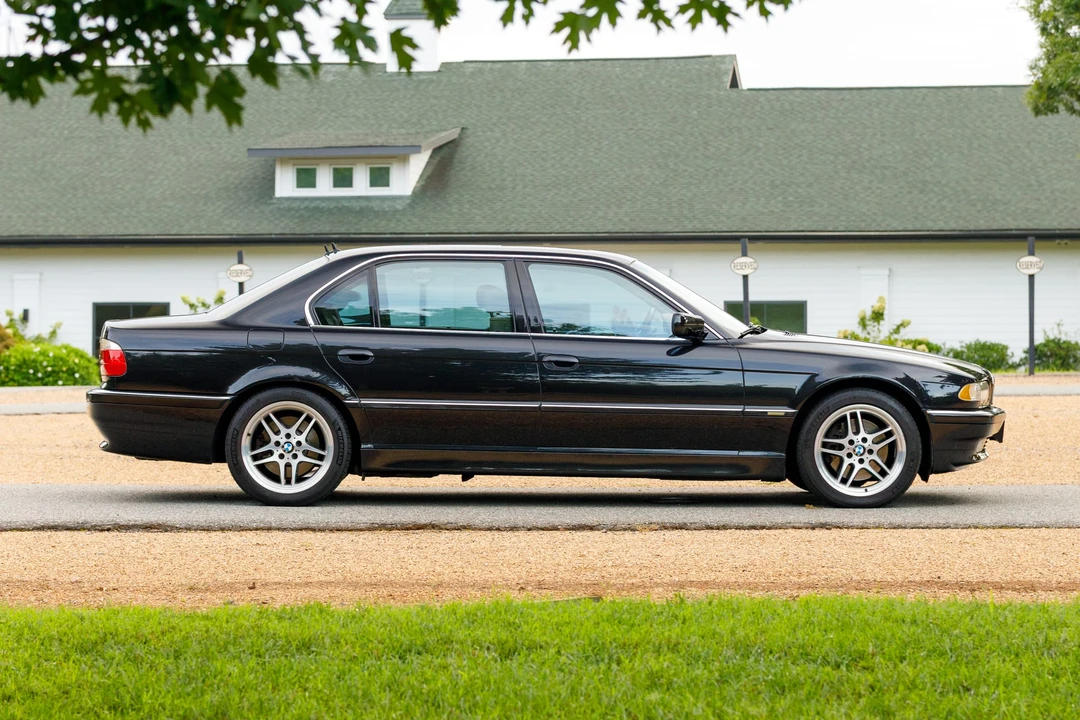 2001 BMW E38 750i & 750iL Sedan - Image 11 of 31