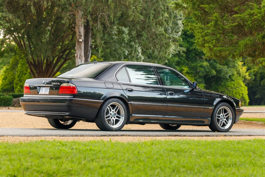 2001 BMW E38 750i & 750iL Sedan - Image 14 of 31