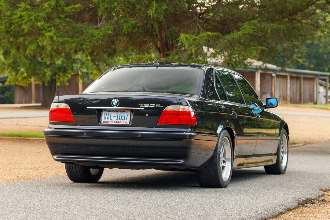 2001 BMW E38 750i & 750iL Sedan - Image 16 of 31