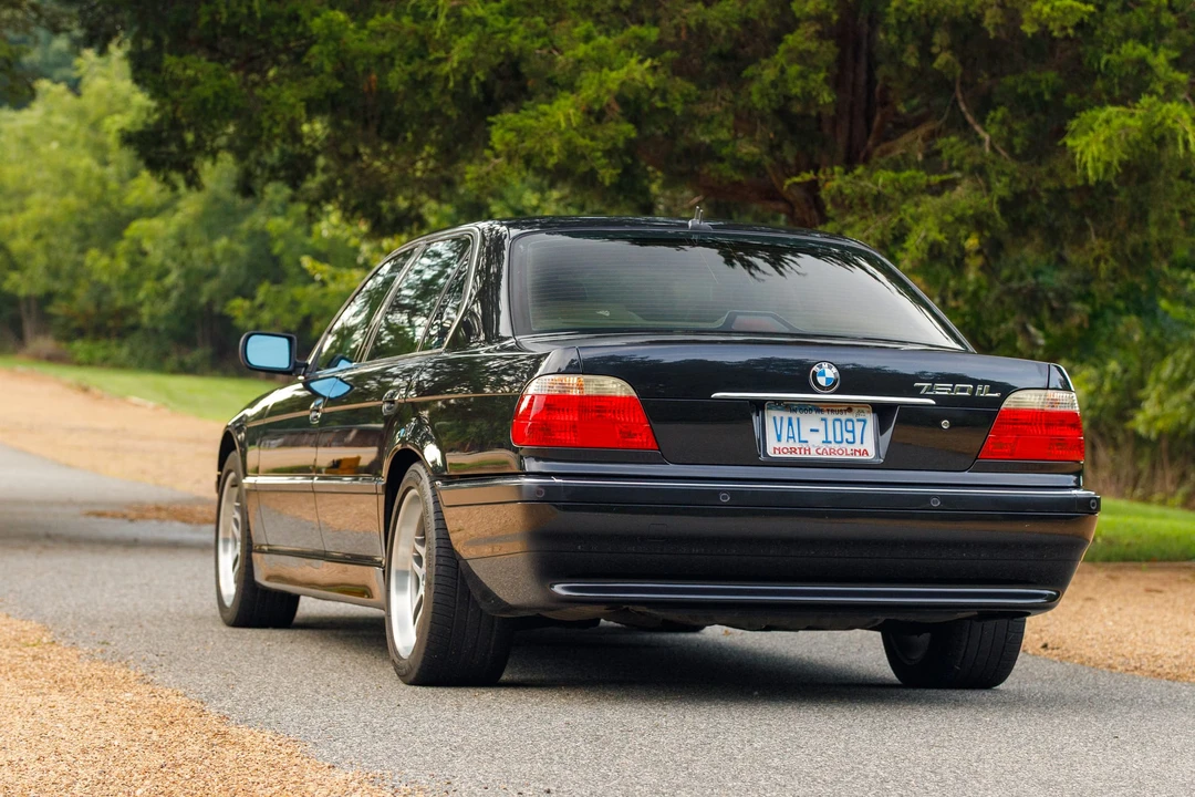 2001 BMW E38 750i & 750iL Sedan - Image 18 of 31