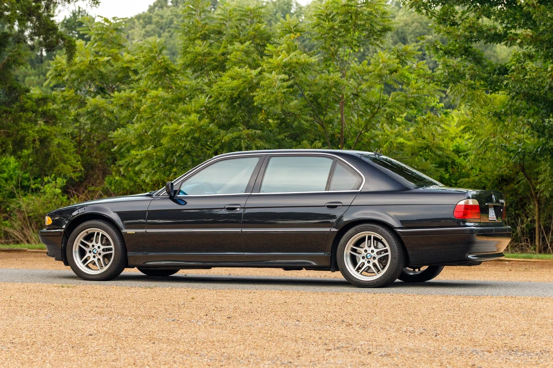 2001 BMW E38 750i & 750iL Sedan - Image 21 of 31