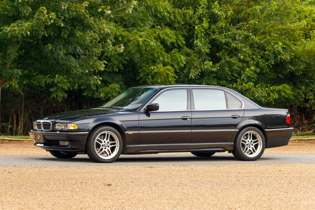 2001 BMW E38 750i & 750iL Sedan - Image 23 of 31