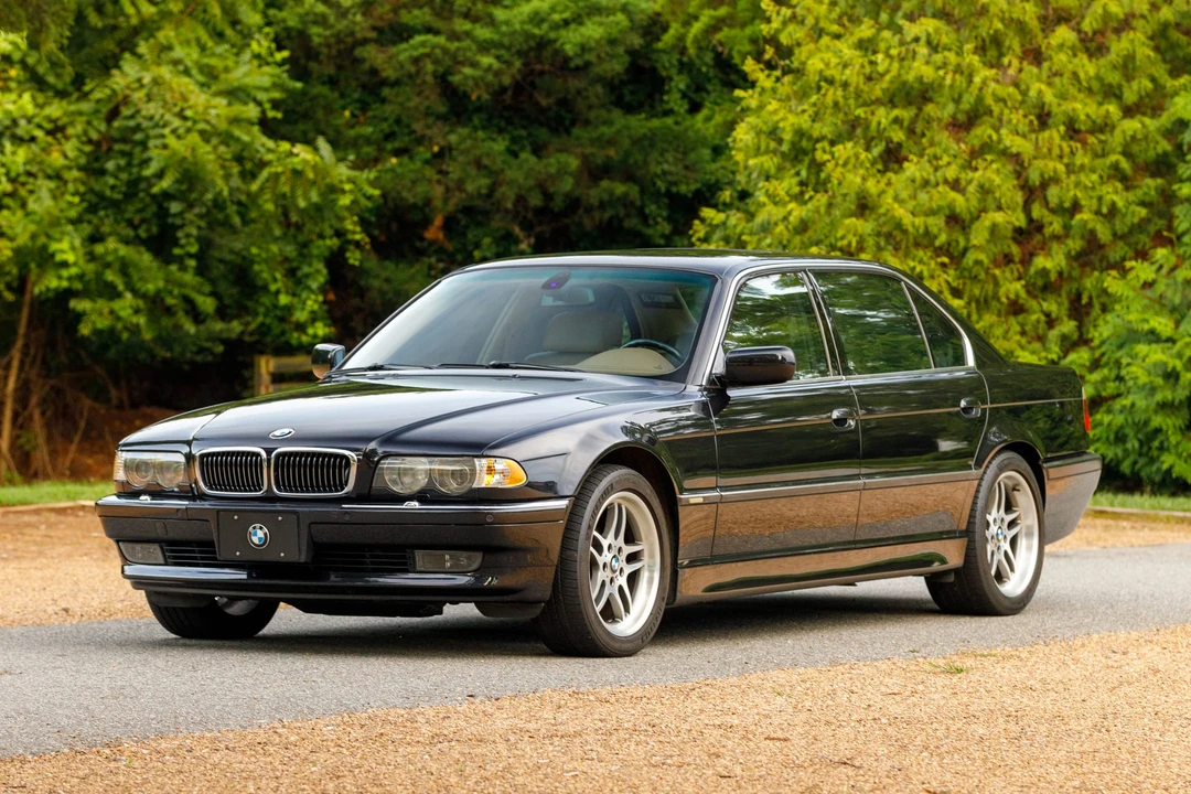 2001 BMW E38 750i & 750iL Sedan - Image 3 of 31