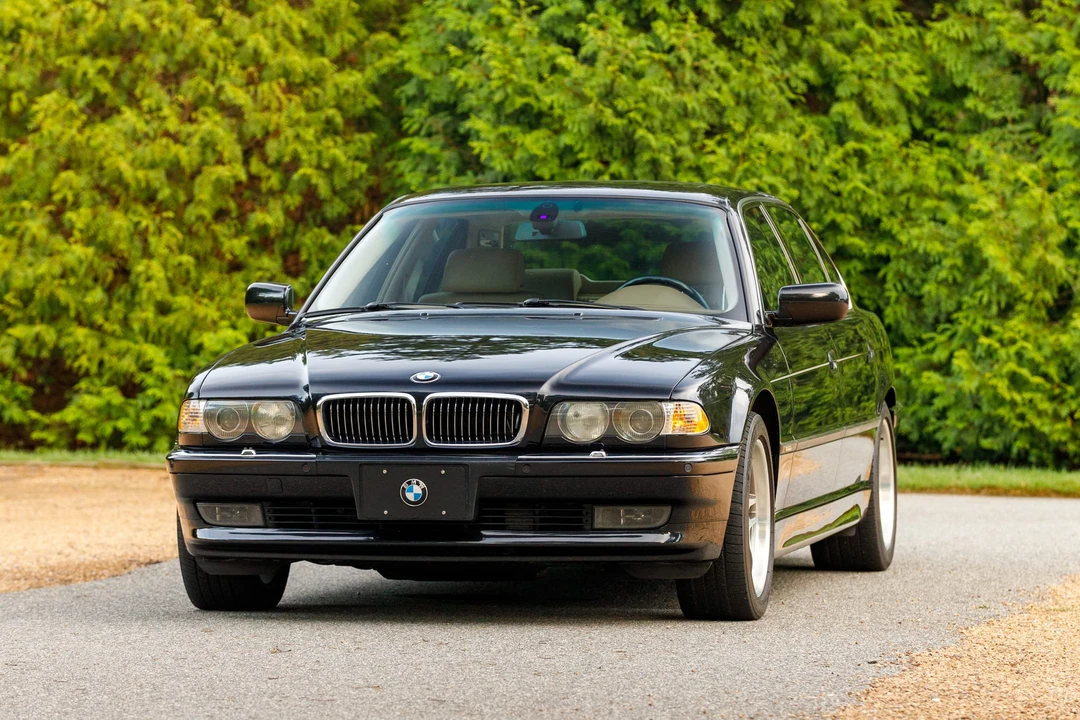 2001 BMW E38 750i & 750iL Sedan - Image 4 of 31