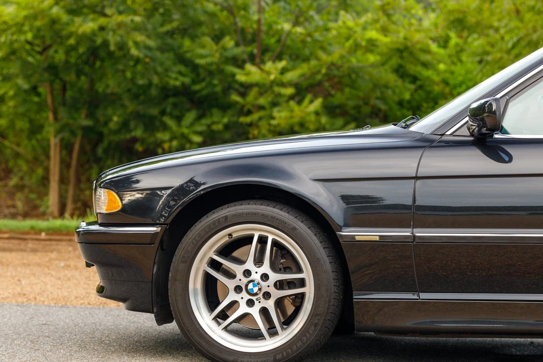 2001 BMW E38 750i & 750iL Sedan - Image 24 of 31