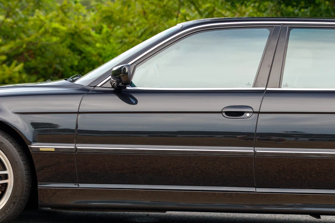2001 BMW E38 750i & 750iL Sedan - Image 25 of 31
