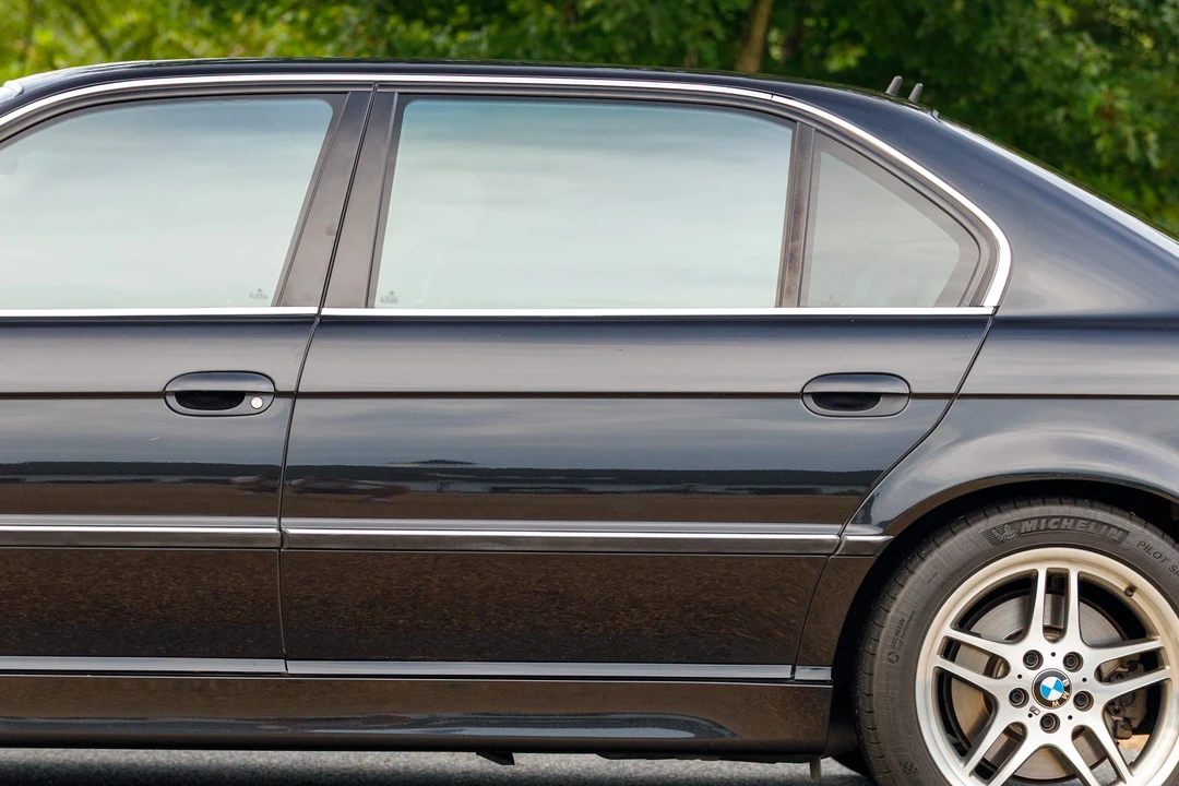 2001 BMW E38 750i & 750iL Sedan - Image 26 of 31