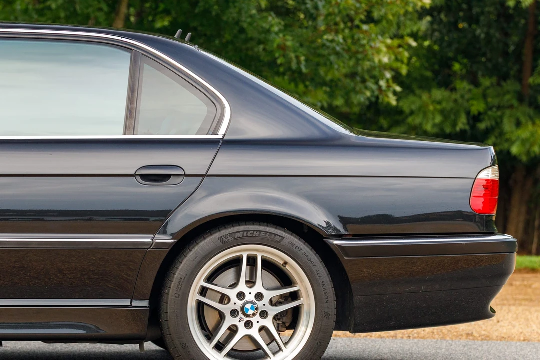 2001 BMW E38 750i & 750iL Sedan - Image 27 of 31