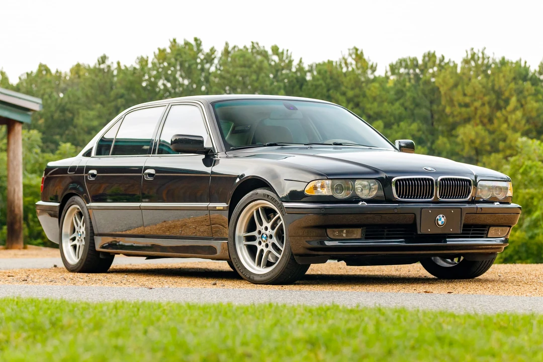 2001 BMW E38 750i & 750iL Sedan - Image 7 of 31