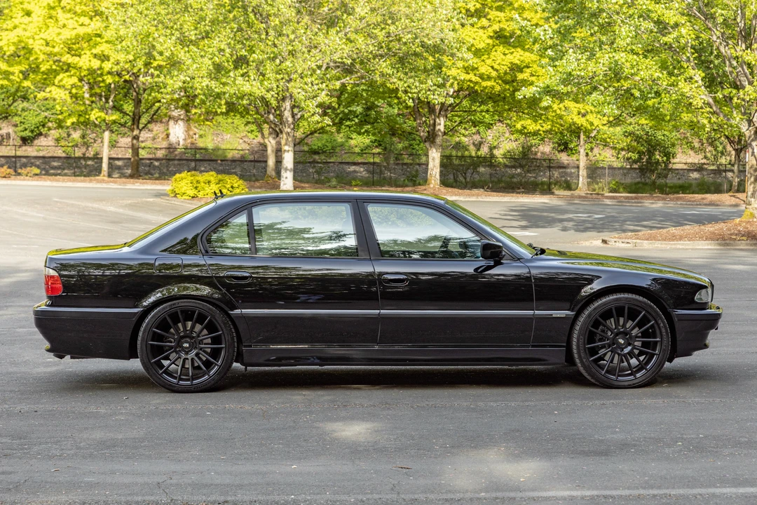 2001 BMW E38 750i & 750iL Sedan - Image 12 of 31