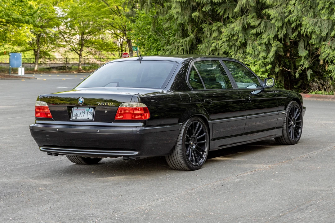 2001 BMW E38 750i & 750iL Sedan - Image 4 of 31