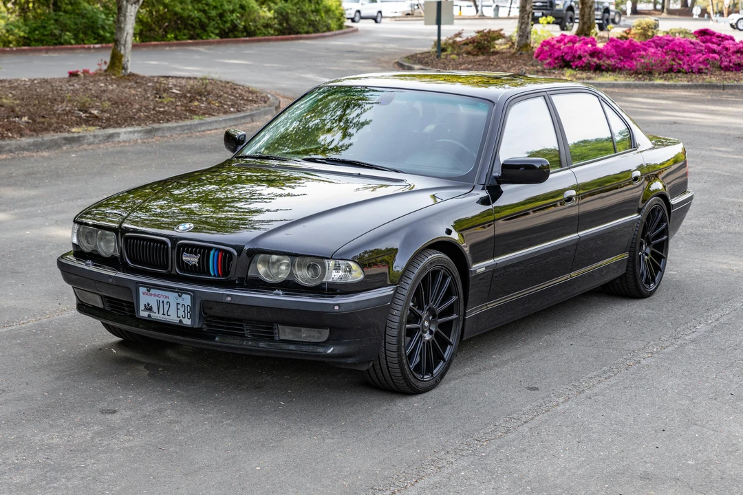 2001 BMW E38 750i & 750iL Sedan - Image 7 of 31