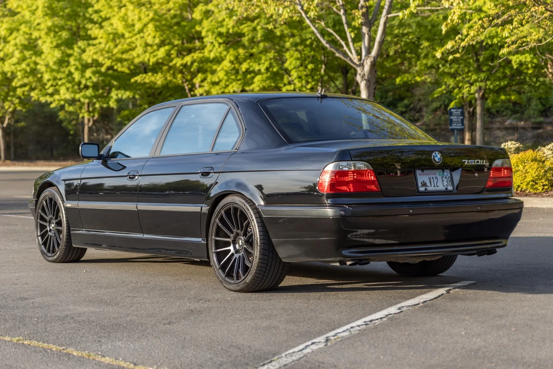 2001 BMW E38 750i & 750iL Sedan - Image 10 of 31