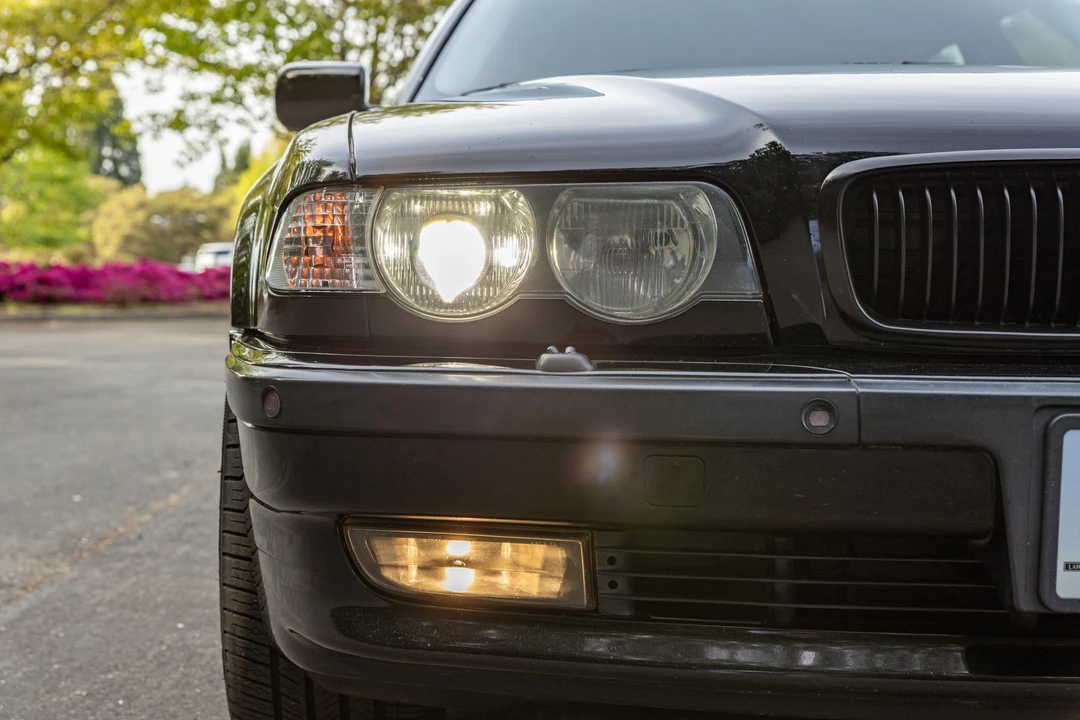 2001 BMW E38 750i & 750iL Sedan - Image 13 of 31