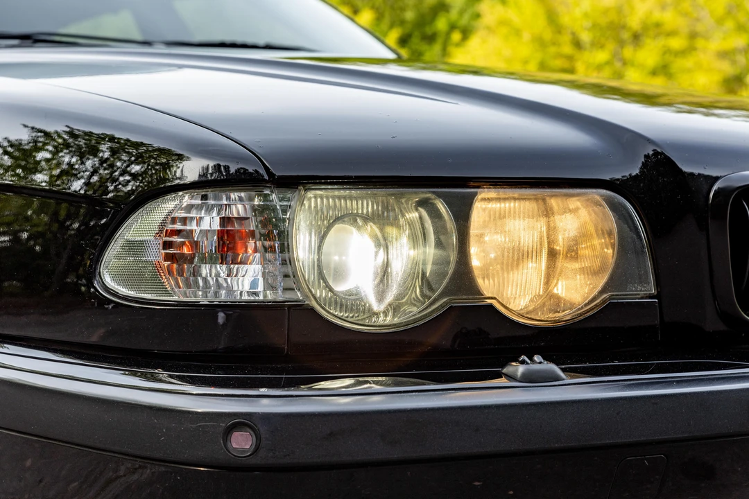 2001 BMW E38 750i & 750iL Sedan - Image 17 of 31