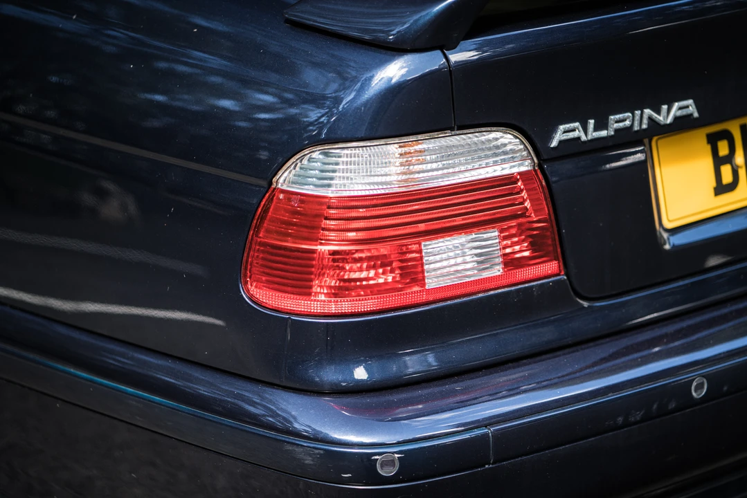 2001 BMW Alpina B10 - Image 6 of 31