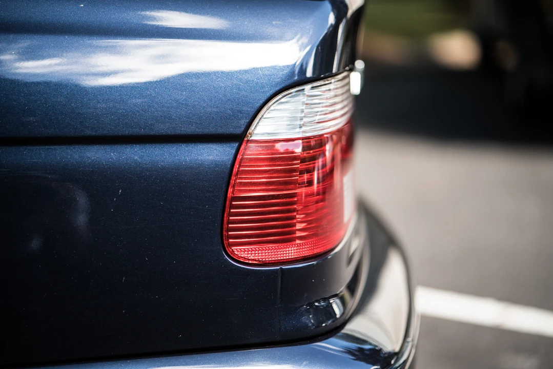 2001 BMW Alpina B10 - Image 7 of 31