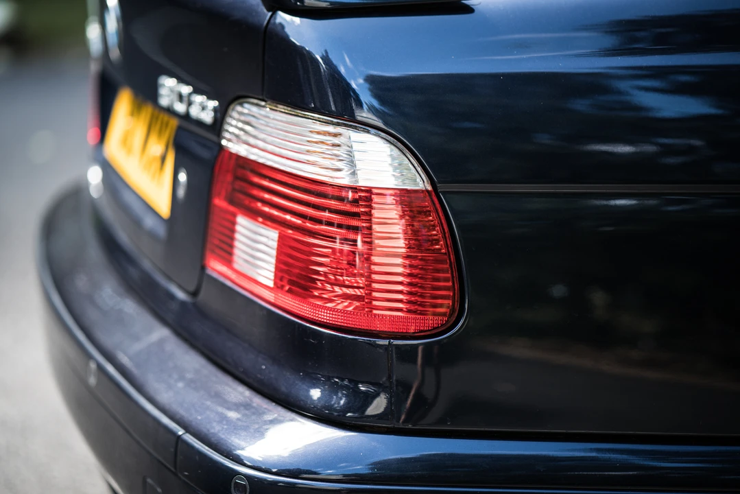 2001 BMW Alpina B10 - Image 10 of 31