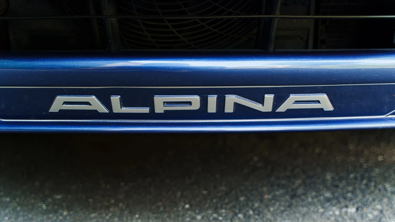 2001 BMW Alpina B10 - Image 28 of 31