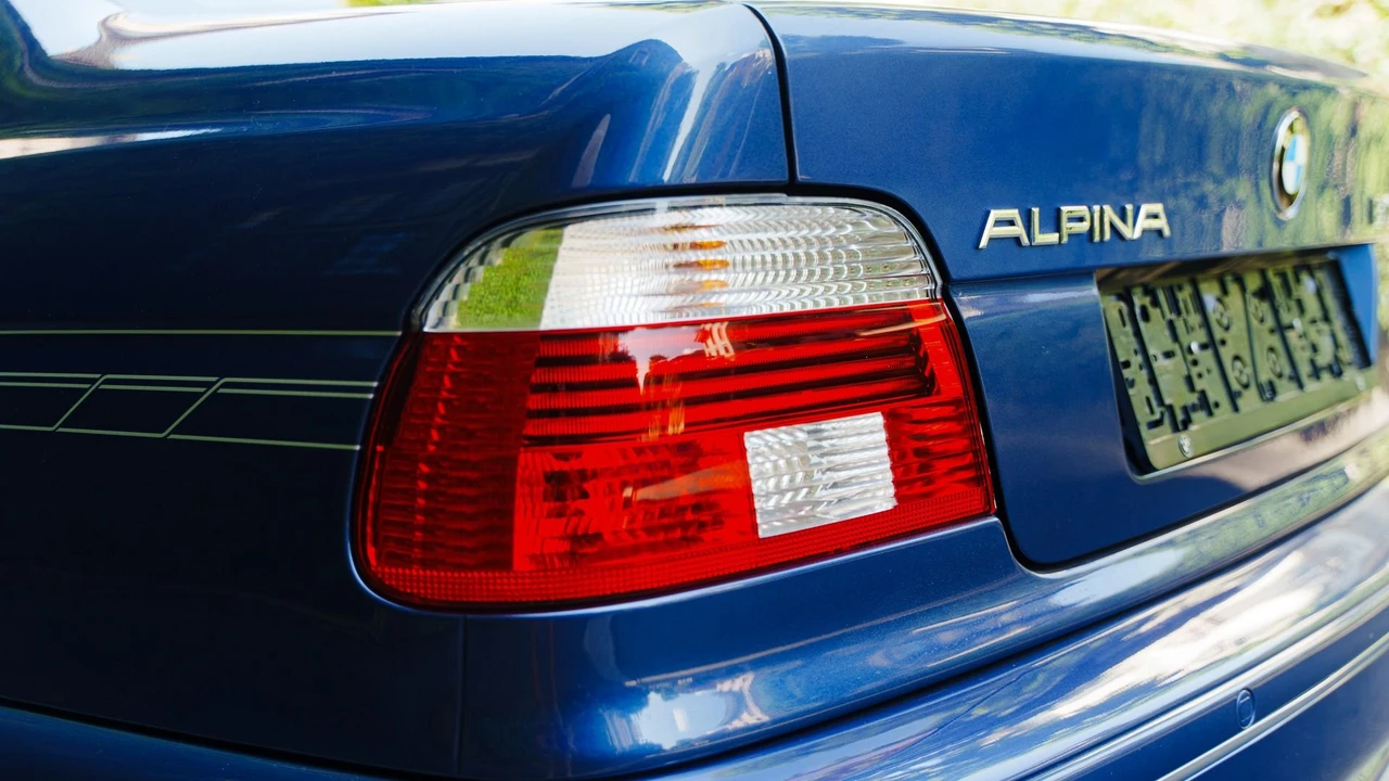 2001 BMW Alpina B10 - Image 21 of 31