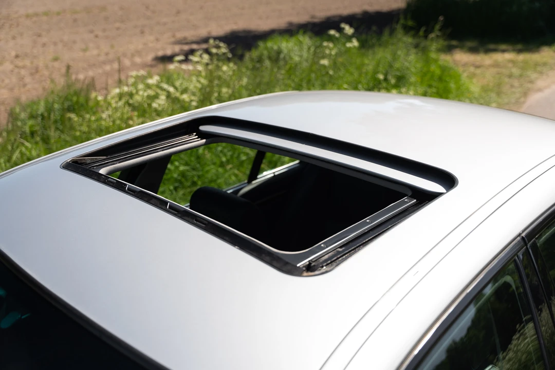 2001 BMW Alpina B10 - Image 20 of 31