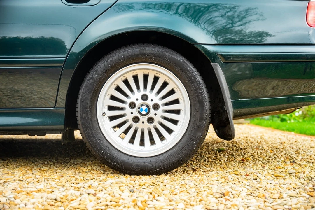 2001 BMW E39 5 Series - Image 28 of 30