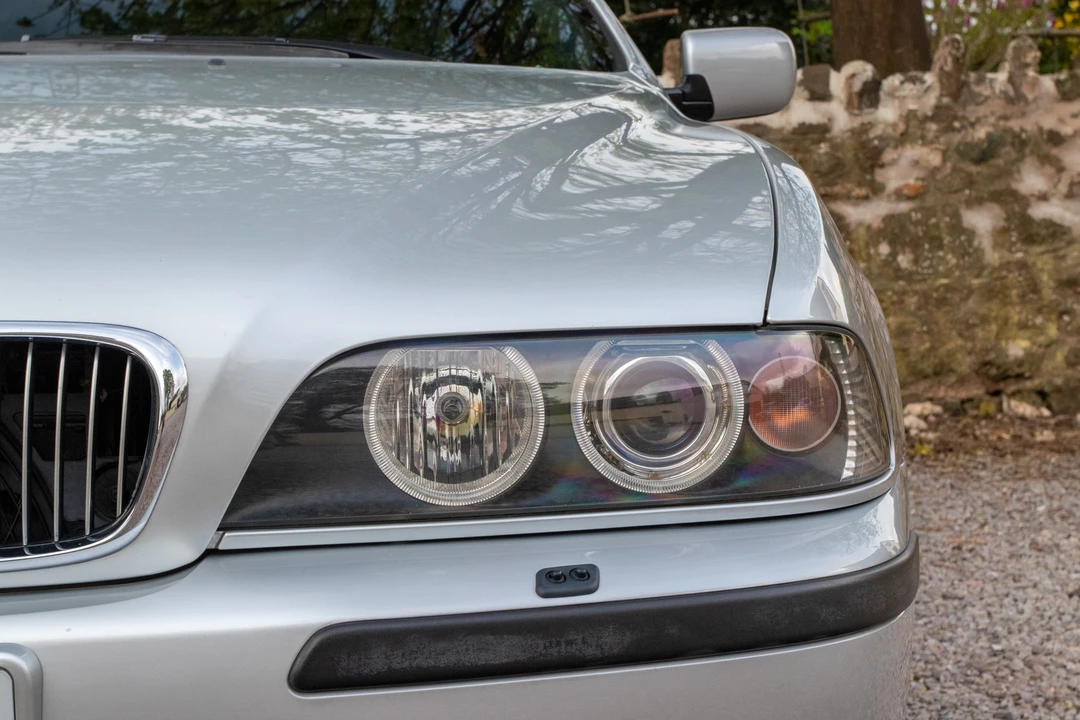 2001 BMW E39 540i - Image 16 of 31