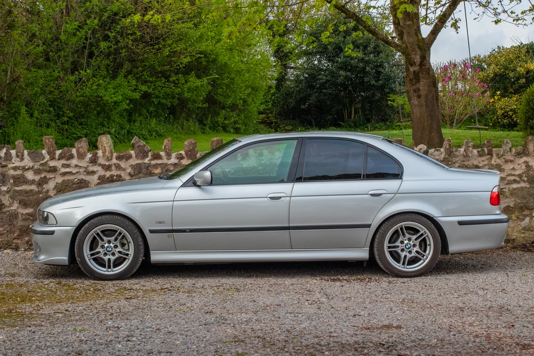 2001 BMW E39 540i - Image 7 of 31