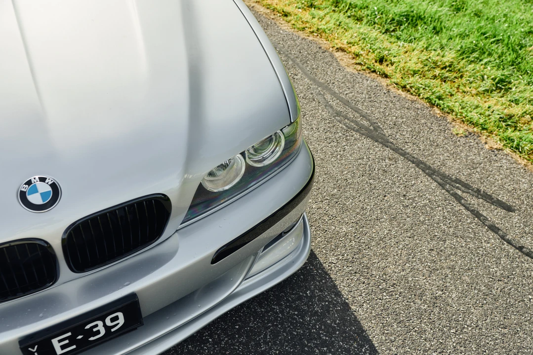 2001 BMW E39 540i - Image 18 of 31