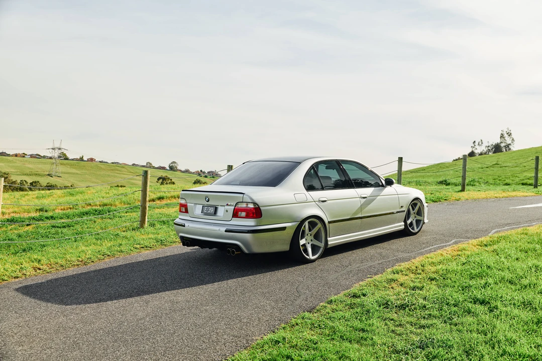 2001 BMW E39 540i - Image 7 of 31