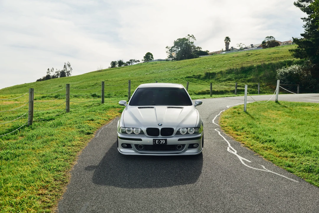 2001 BMW E39 540i - Image 10 of 31