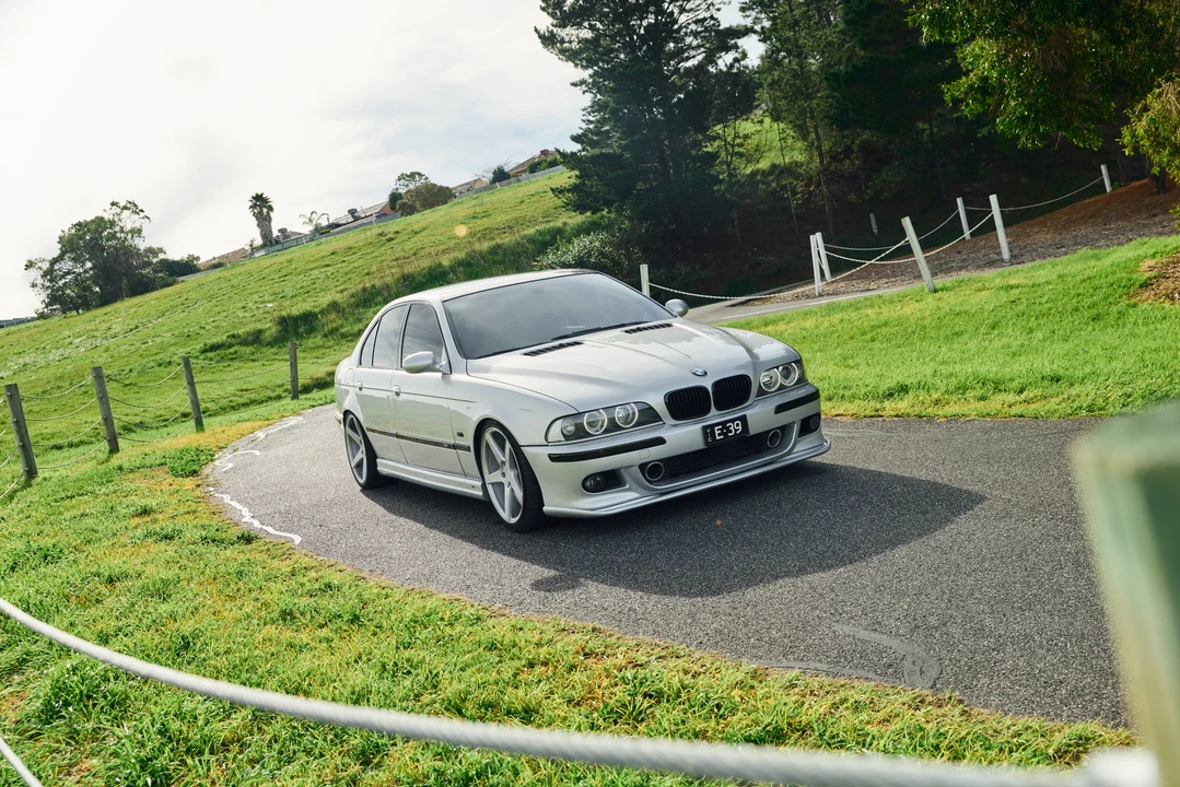 2001 BMW E39 540i - Image 9 of 31