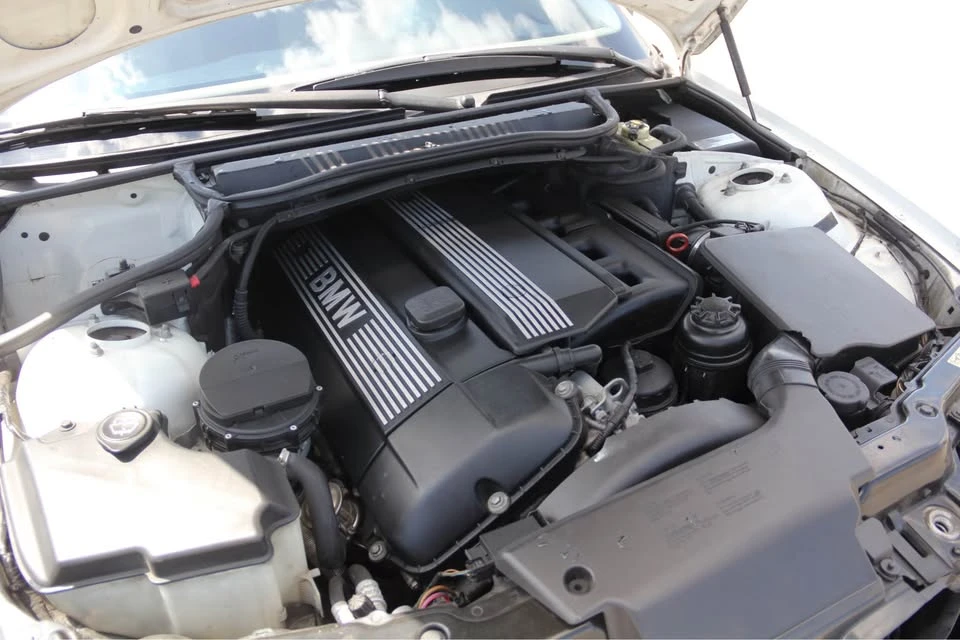 2001 BMW E46 330i & 330Ci - Image 10 of 10