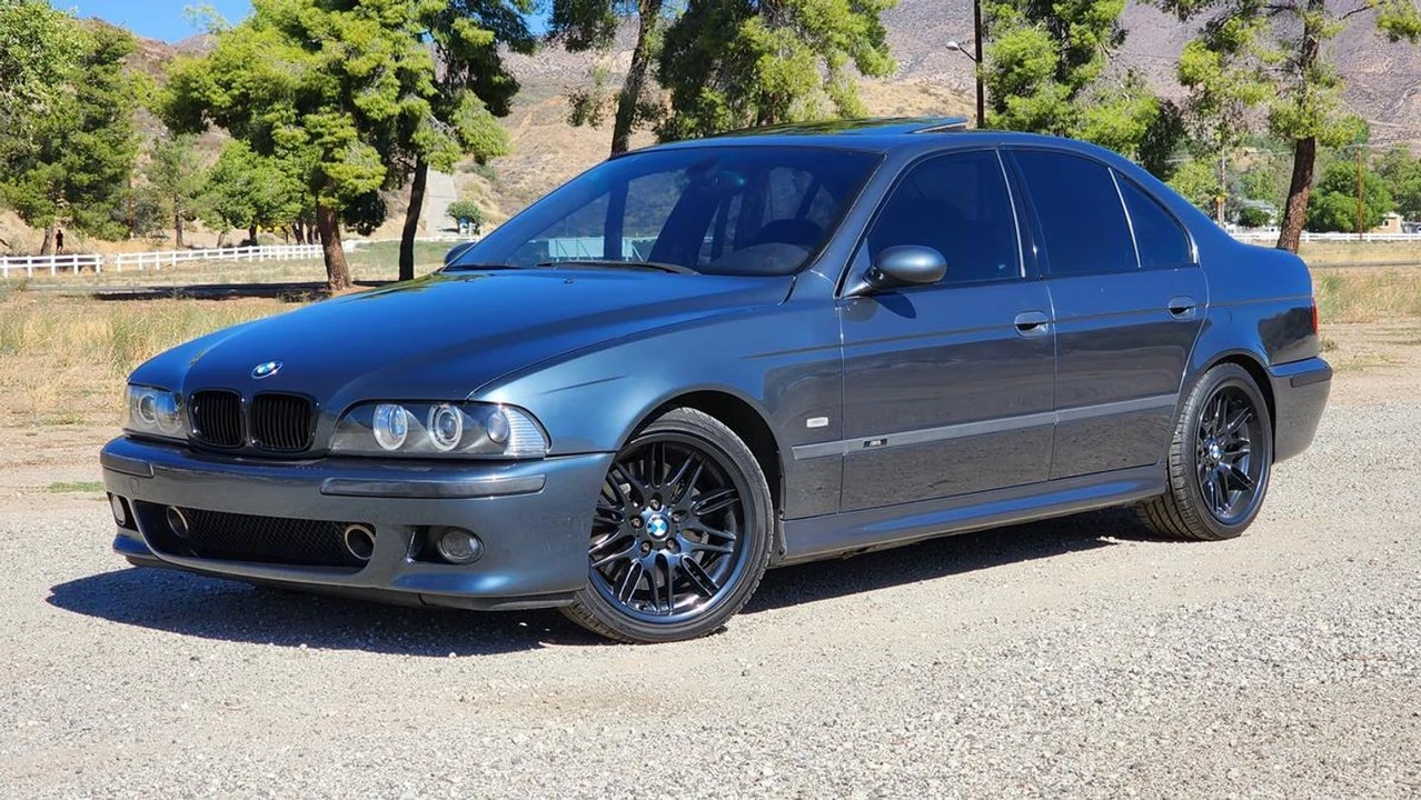 2001 BMW E39 M5 - Image 2 of 19