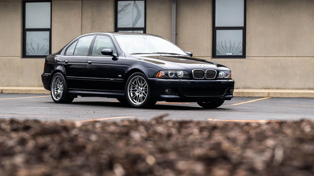 2001 BMW E39 M5 - Image 2 of 31