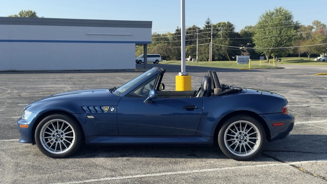 2001 BMW Z3 Roadster - Image 2 of 10