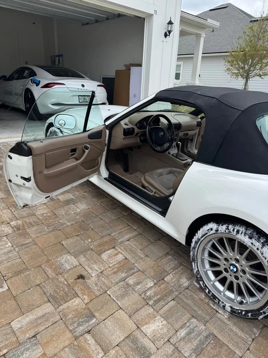 2001 BMW Z3 Roadster - Image 2 of 10
