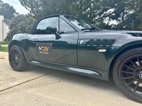 2001 BMW Z3 3.0i Roadster 2D