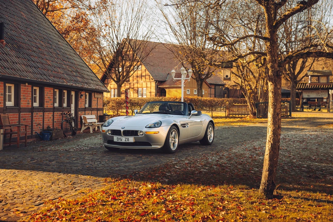 2001 BMW Z8 - Image 2 of 21