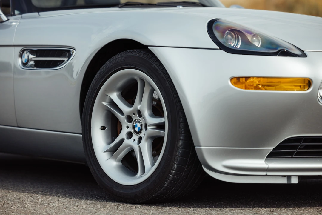 2001 BMW Z8 - Image 25 of 31