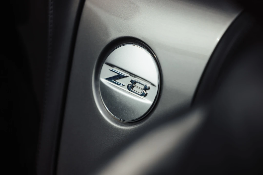 2001 BMW Z8 - Image 17 of 31