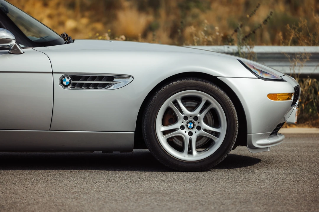 2001 BMW Z8 - Image 14 of 31