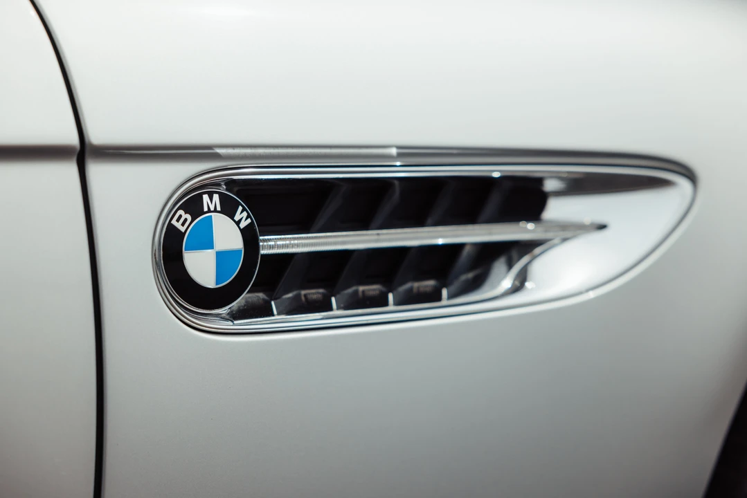 2001 BMW Z8 - Image 23 of 31