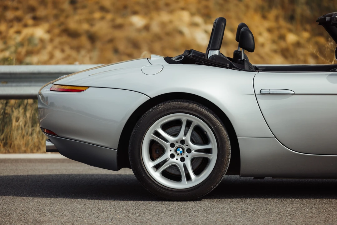 2001 BMW Z8 - Image 13 of 31