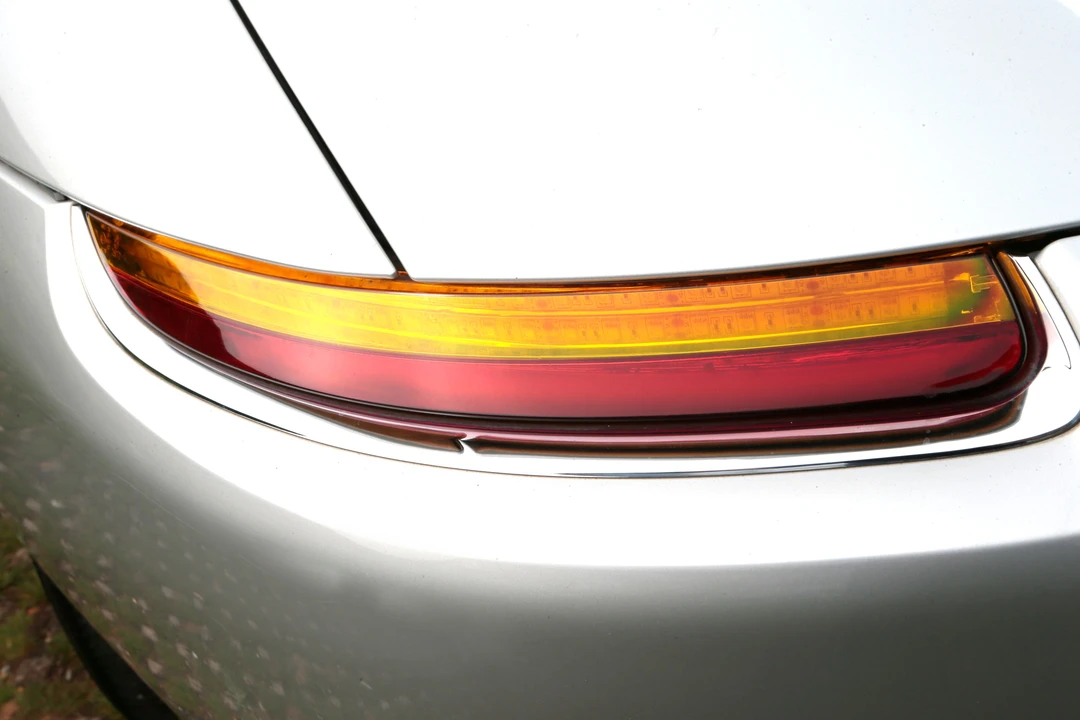 2001 BMW Z8 - Image 13 of 30