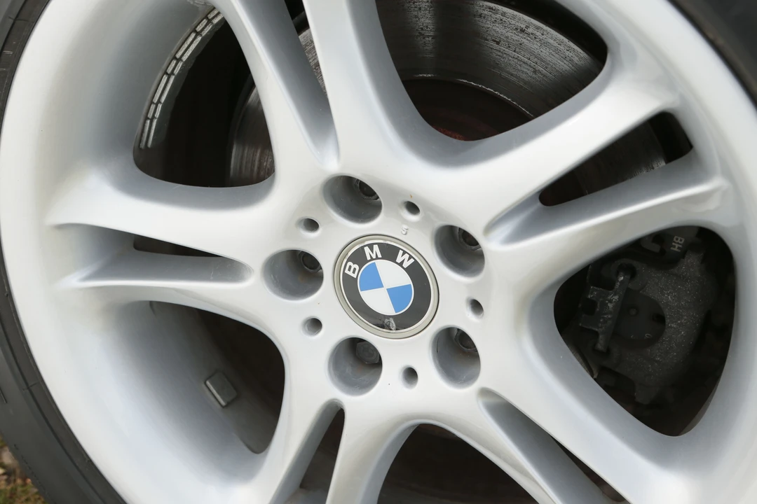 2001 BMW Z8 - Image 15 of 30