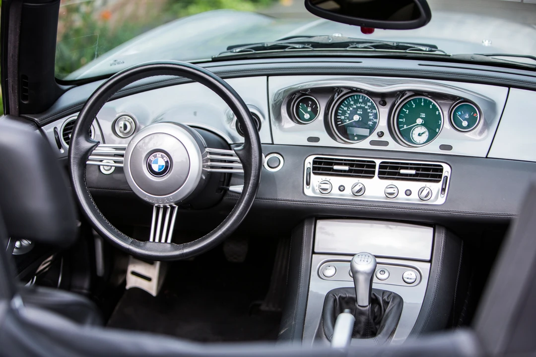 2001 BMW Z8 - Image 27 of 30