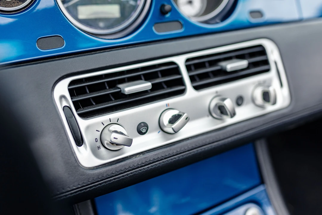 2001 BMW Z8 - Image 30 of 31