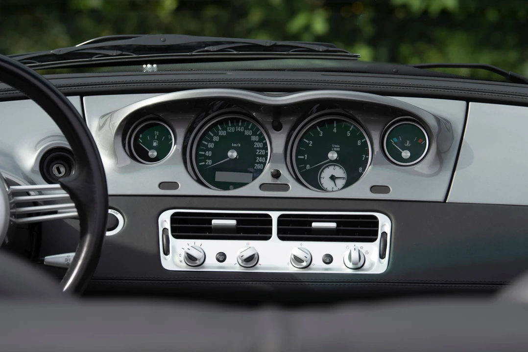 2001 BMW Z8 - Image 16 of 31